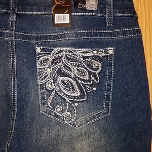 NWT. Earl Jean Free to Be...